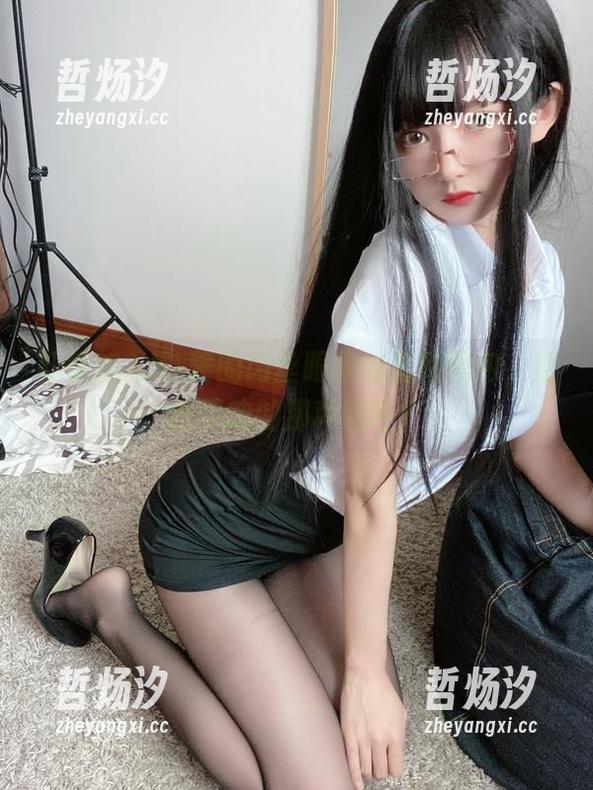 51酱 赶快加入51酱的肉丝眼镜娘福利图包,直击灵魂的那种呜呼!