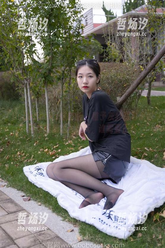 BoBoSocks袜啵啵-稚予 BoBoSocks袜啵啵 - 稚予灰丝图包来啦!花絮版都这么好玩,谁需要正片?