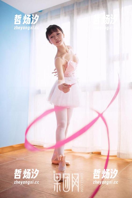 GIRLT果团网-周大萌 GIRLT果团网 - 短裤通缉令:周大萌的美图,让人想一探究竟。