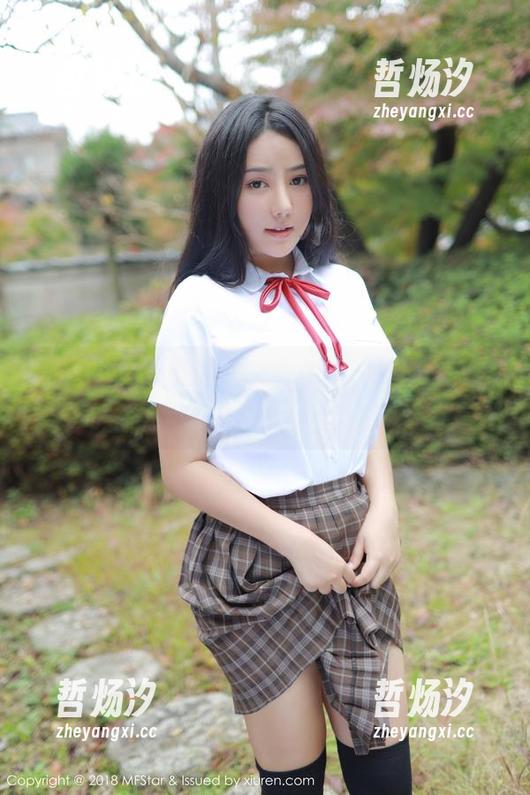 MFStar模范学院-黄乐然 MFStar模范学院 - 最新的户外作品,黄乐然在这些角落上演什么戏码?