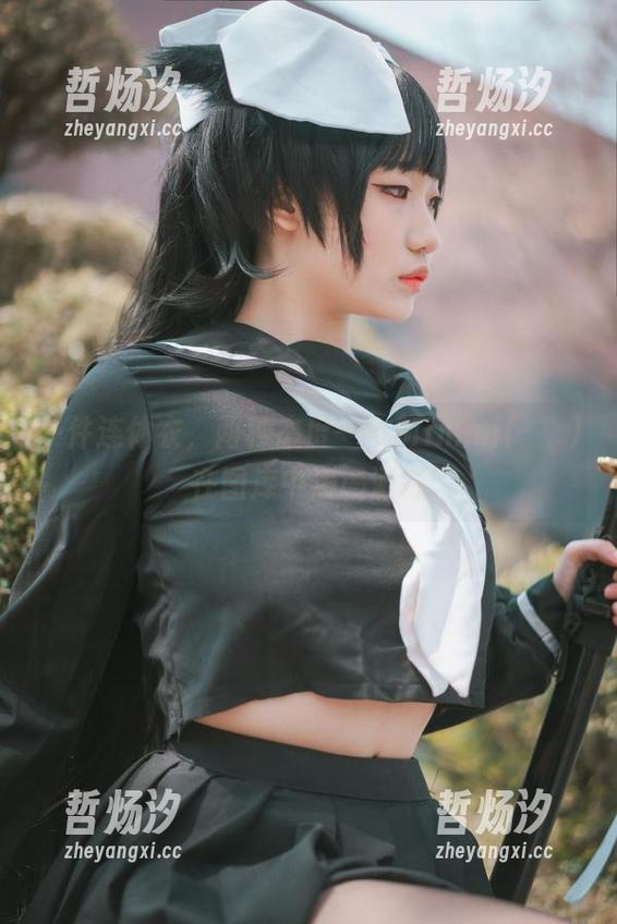 一件连体衣，两种态度——Mimmi(밈미)在图库中泼墨洒彩