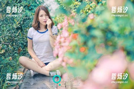 TGOD推女神 - 陈思琪摄影之下，定制的美腿有种难以言喻的吸引力。