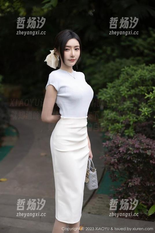 XIAOYU语画界-杨晨晨 XIAOYU语画界 - 穿上旗袍的杨晨晨,你就知道啥叫韵味!不如来下载这本写真集,赋予你盲目的自信!