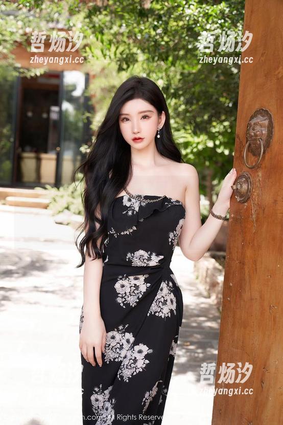 Xiuren秀人网-会飞的小虎牙 Xiuren秀人网 - 高清图片里的会飞的小虎牙,穿职业装能不能一秒到达职场高峰?