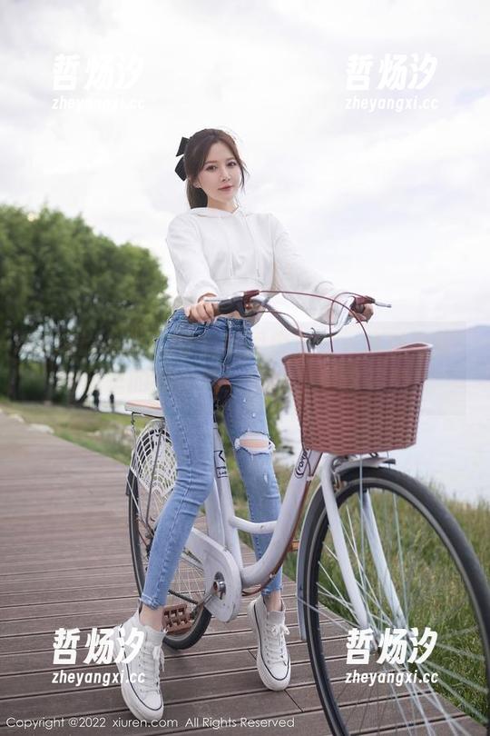 Xiuren秀人网 - 美图魔法——焦糖可可浴缸里的私拍秀，啧啧，看这姿势！
