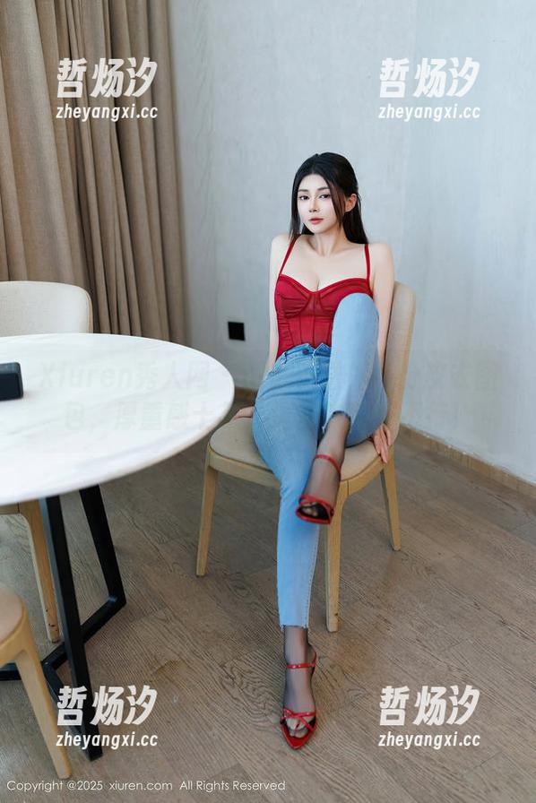 Xiuren秀人网-糯美子 Xiuren秀人网 - 糯美子送你一份皮衣图包,厚重感十足,但却软萌得不行!