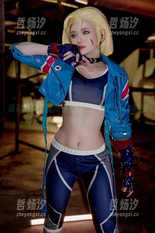 谁说制服只能用来工作？下载ZinieQ制服写真集，咱们也能玩出新花样！