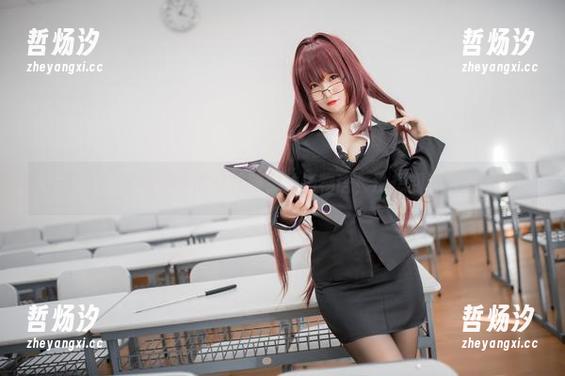 yoko夏宅 照片中yoko夏宅穿的是校服,妹汤物语,没想到这么养眼啊!