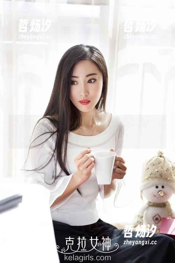 克拉女神 - 佳莹的自拍作品，让你摸不清的氛围