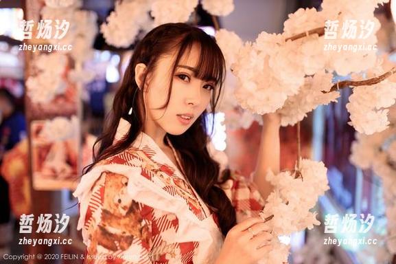 嗲囡囡 - 对了，芷儿Momoko的圣诞美图，前面好像飘着一丝不可思议的香气？