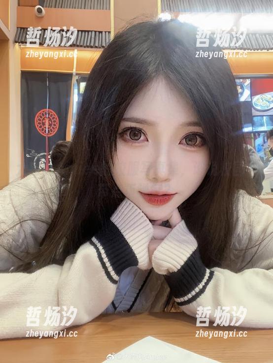 大肉丸Amiee 大肉丸Amiee的校服写真集,谁说校园不带点叛逆气?