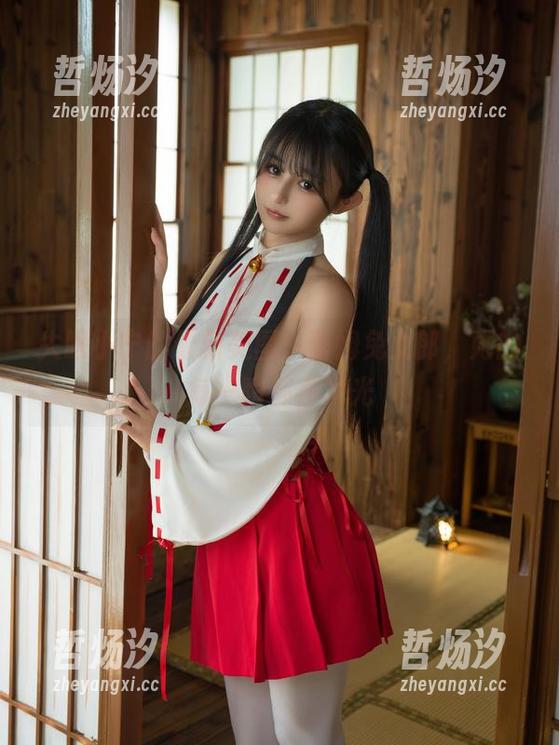 失眠小宁的最新美图：蕾姆兔女郎，她的每一瞬都在发光