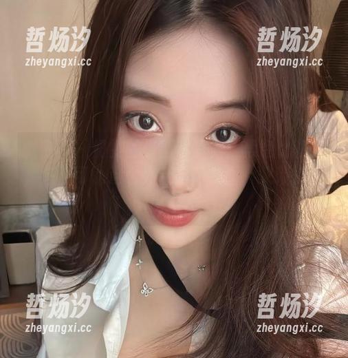 微密圈 - 奶雯的最新写真集：黑色比基尼，怎么可以这么宛若清风拂面，又带点小诱惑？