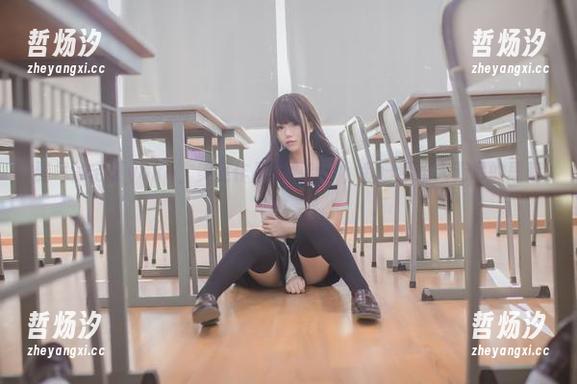 骚气的宅夏yoko，美足作品集更新了，我已经陷入无尽的思索中。