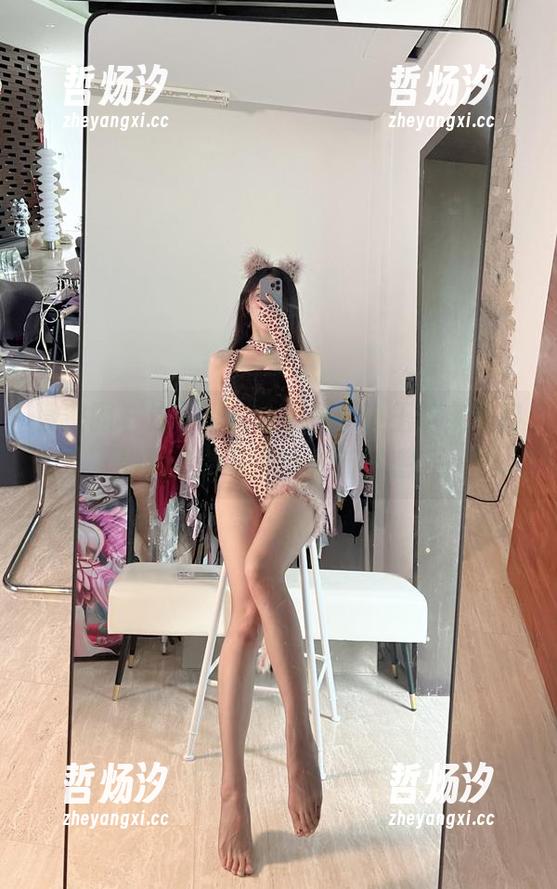 微密圈 - 这一季的水手服，小玉吃果冻和她的免费写真带来新鲜感！