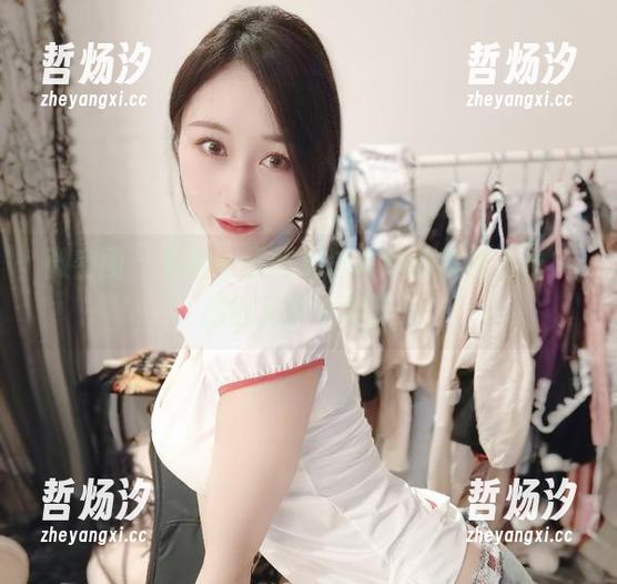 微密圈 - 私拍小玉吃果冻与她的紫色上衣，感觉又要中毒了…