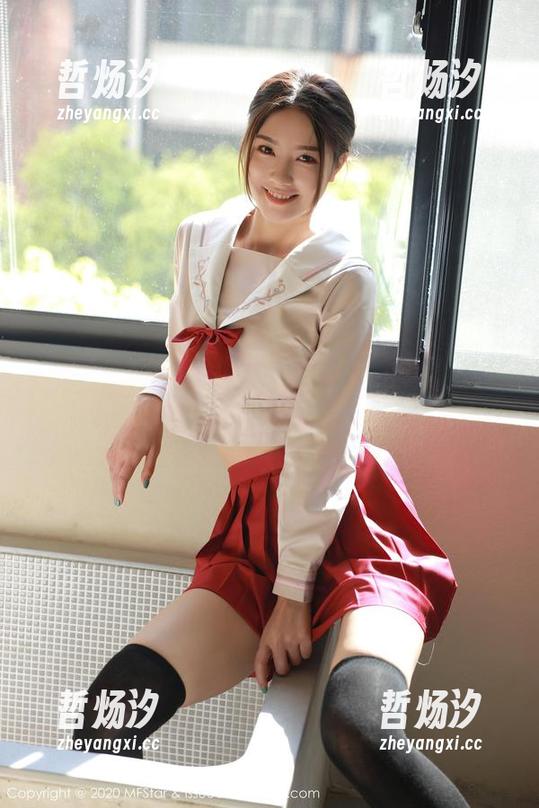 模范学院 - 佟蔓baby教会我了，连体衣穿搭也可以很在线，各种美图风景随手拍。