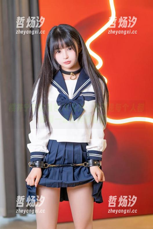 樱井宁宁的黑色JK私拍：是不是每个人都该有一套这样的制服？