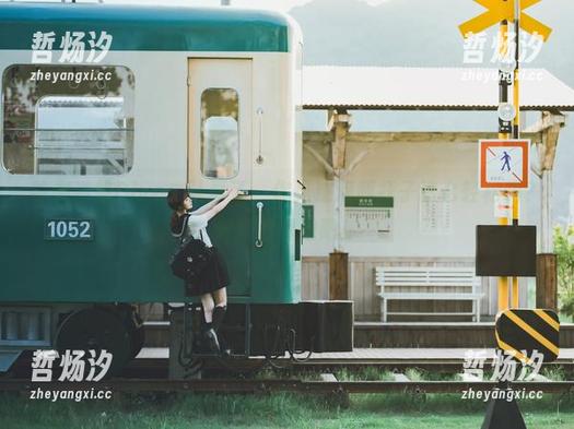 河豚抚子 瑜伽姿势Dive:认真了,你见过河豚抚子这么轻松吗?赶紧看图包吧!