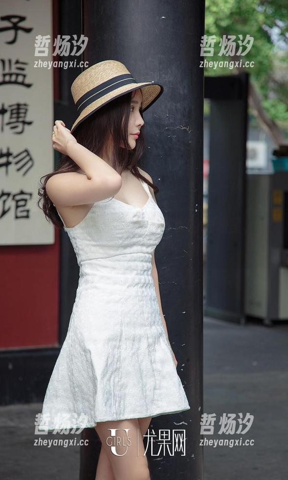 爱尤物-王俪丁 爱尤物 - 学妹写真在王俪丁的图册里,果然走的是“小心机”路线!