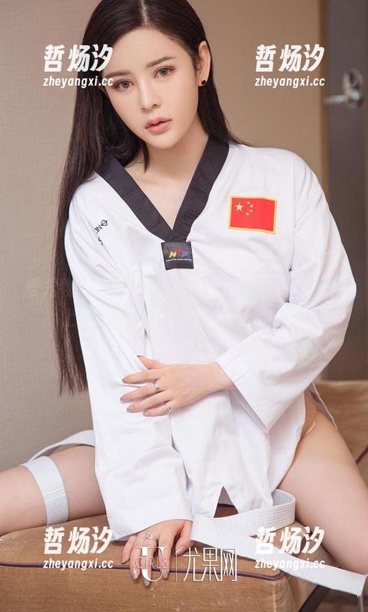 爱尤物 - 定制图集，雪千寻大白兔在天台上演“耍酷与尴尬”的大混战！