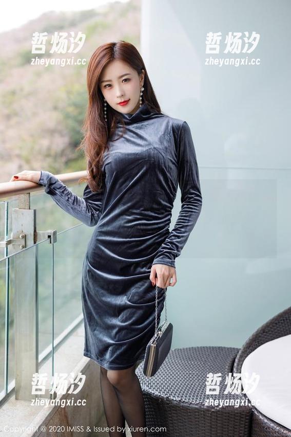 爱蜜社-sisy思 爱蜜社 - sisy思的镂空图集:看,我也能拿手一举!不过,洞太多了,我快要掉下去了!