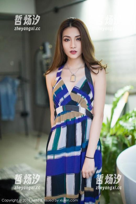 爱蜜社 - 杨晨晨sugar的裸足写真，似乎在对鞋子说“不”。