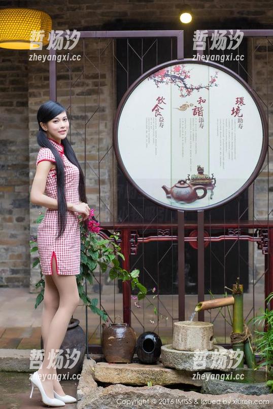 爱蜜社-瑞妤 爱蜜社 - 观看瑞妤的圣诞图包,怎么又被这装饰小物吸引了!