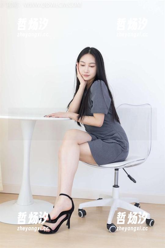 物恋传媒 - 小飞双人套图，直逼天空的意思，其实只是免费的欢乐！