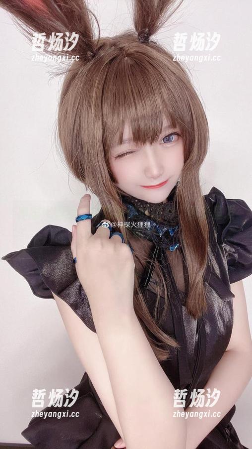神探火狸狸 神探火狸狸:制服的微妙福利,图集里发现不一样的她!