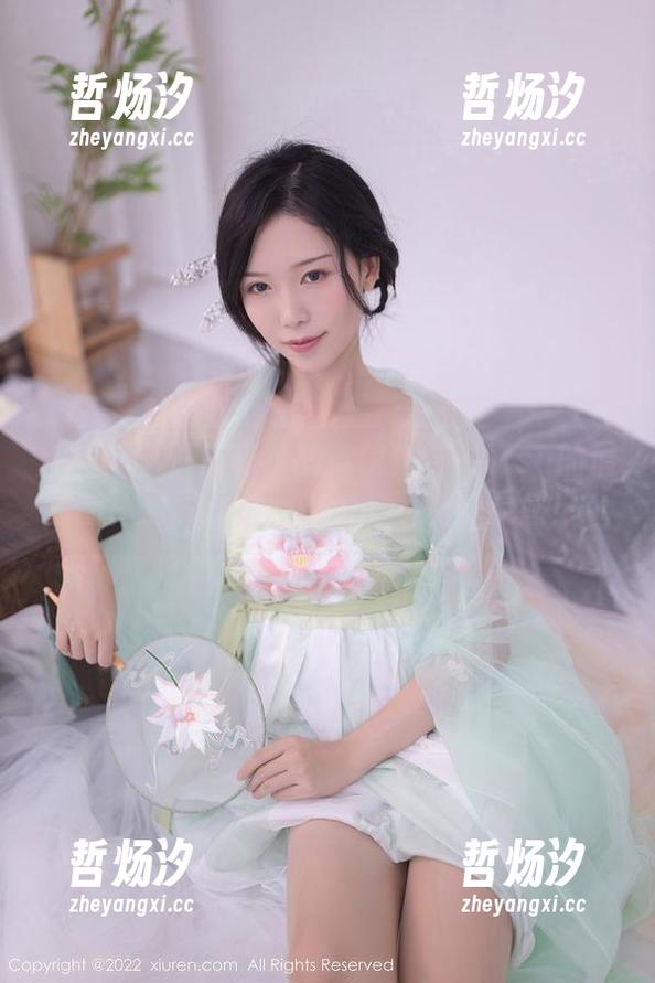秀人网-雪瑞Lisa 秀人网 - 平地摔跤的自信!雪瑞Lisa的最新体操服合集,给你新表情包灵感!