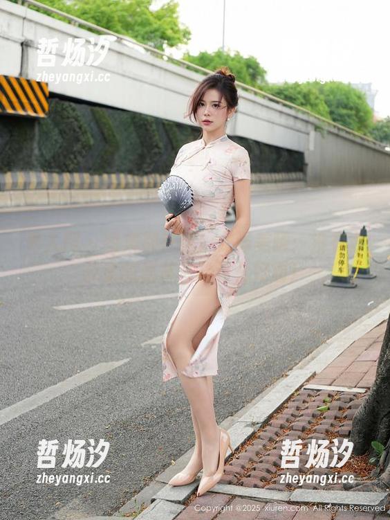 秀人网 - 图集都在这！龙泽美曦：没有办公室的秘书也能这么好看！
