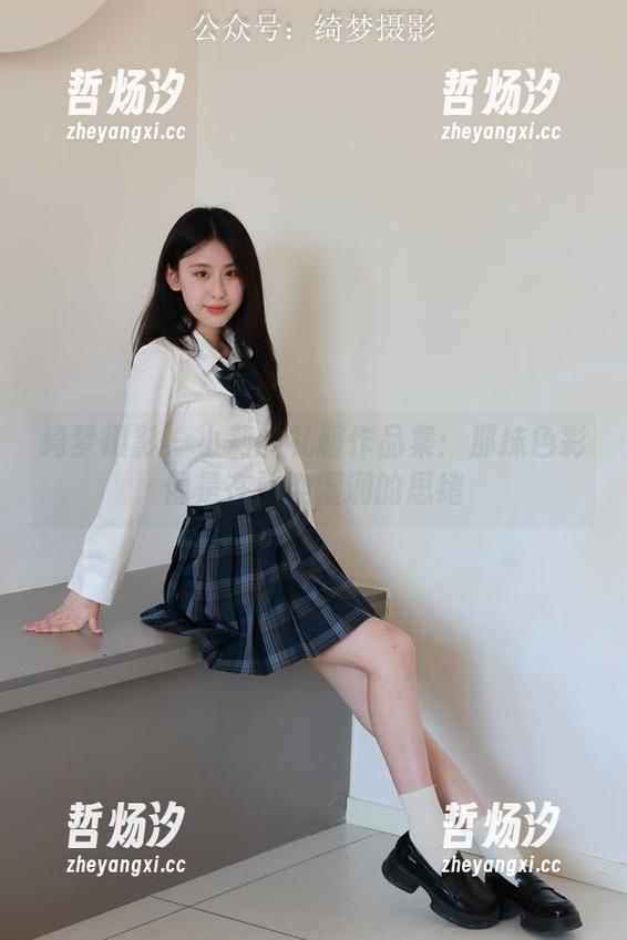 绮梦摄影 - 小莉的礼服作品集：那抹色彩像是在熏染湿润的思绪