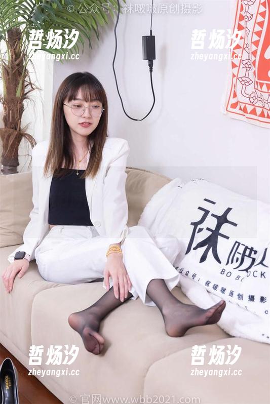 袜啵啵 - 误打误撞找到的珍宝：网盘芝士的学院制服合集，真想大喊‘太好玩了’！