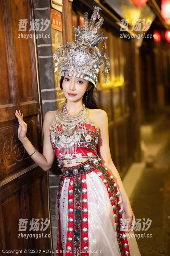 语画界-王馨瑶yanni 语画界 - 王馨瑶yanni吊带合集:在时光中晃悠的梦
