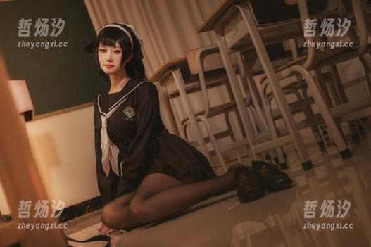 私拍才是真正“贞子蜜桃”系列美图，丝袜是谁在发疯？