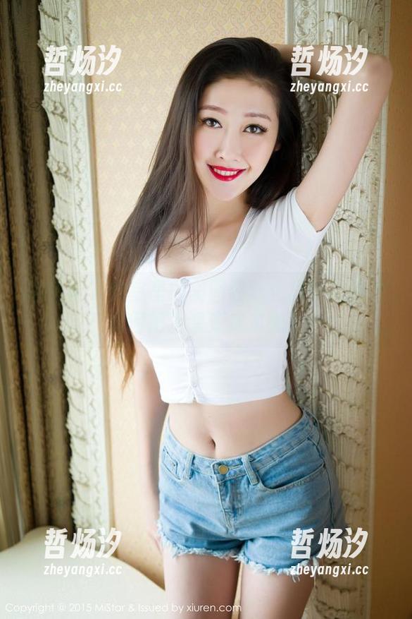 魅妍社-黄歆苑 魅妍社 - 教室里的美图日常:黄歆苑教你如何把上课变成走秀!