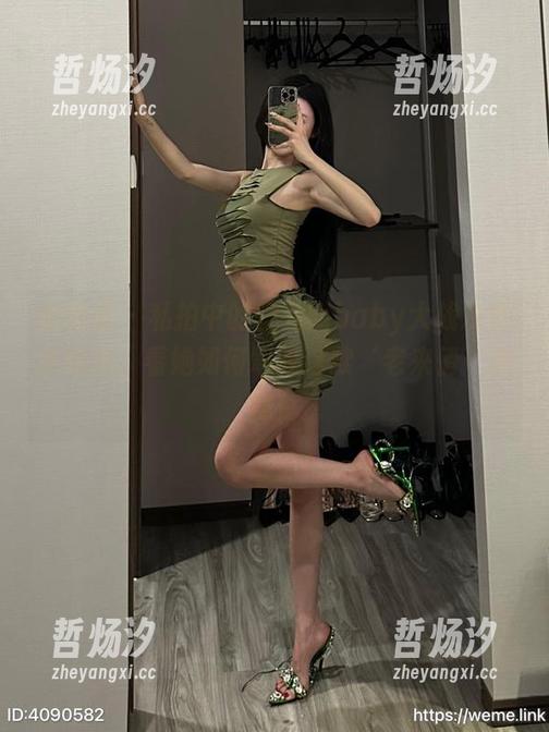 黎允熙baby 微密圈 - 私拍中的黎允熙baby大战灰色后妈裙,看她如何驾驭这款‘老来俏’选择!